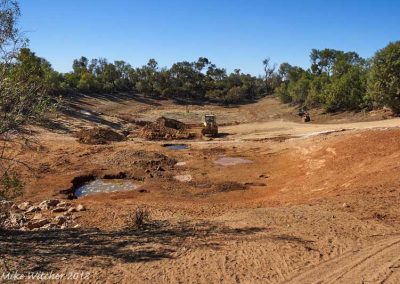 Cleaning the empty Station dam