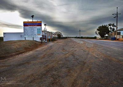 Start of the Strzelecki track at Lyndhursrt